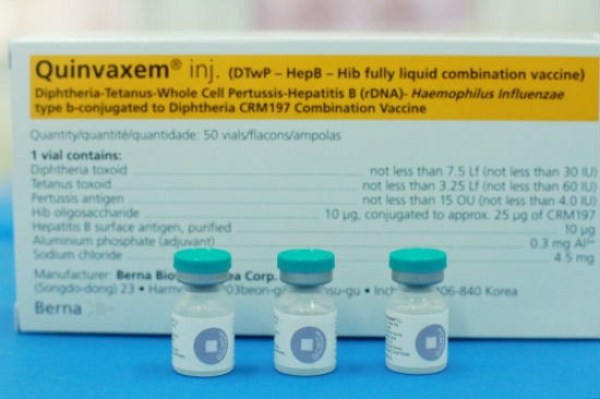"Sốt" vắc xin 5 trong 1 dịch vụ: Đừng để con chết vì thiếu hiểu biết
