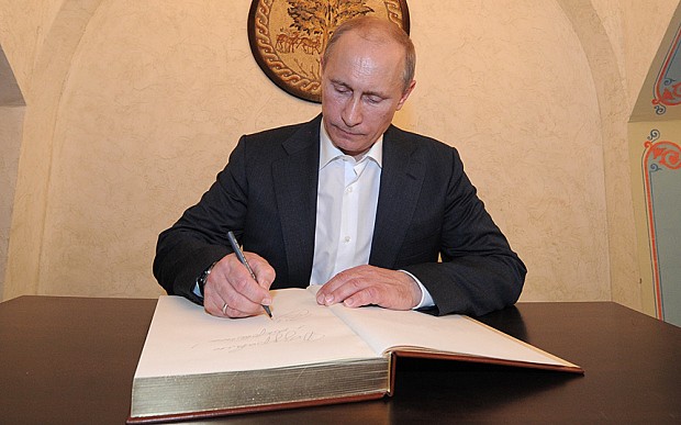 Giới chức Nga được tặng sách ‘những lời tiên tri của Putin’