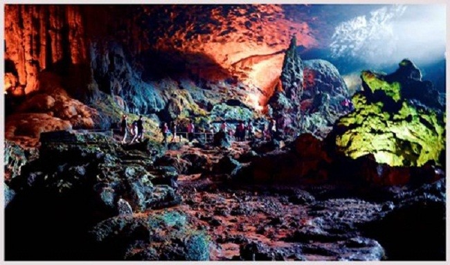Phát hiện 23 hang động mới trên vịnh Hạ Long