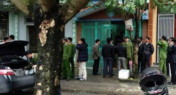 Nổ súng trong nhà Bí thư huyện ở Long An: Hai cha con bị thương