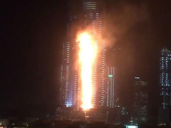 Cháy dữ dội ở khách sạn Dubai trước đêm giao thừa