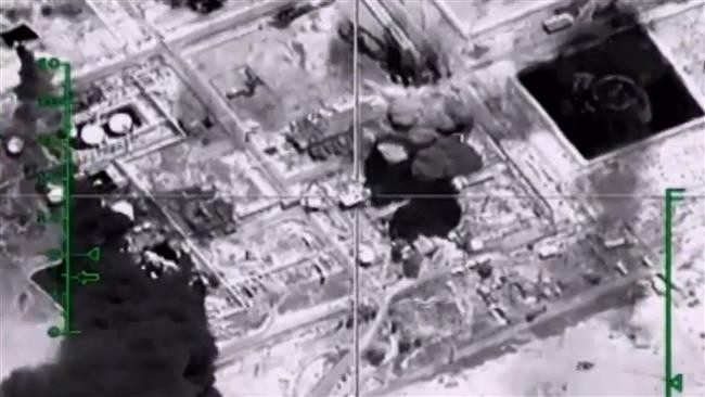 Không quân Syria thiêu rụi 20 xe dầu của IS