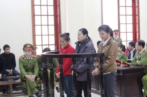Dì ghẻ bán con chồng sang Trung Quốc, lãnh án 2 năm tù