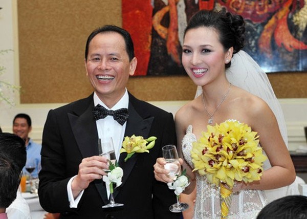 Những quý ông Việt lấy vợ trẻ kém... 30 tuổi