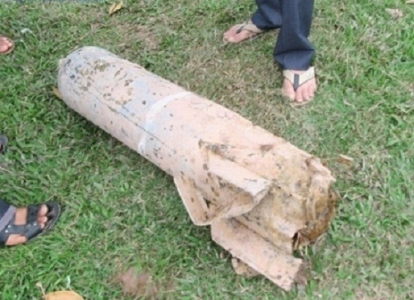 Hà Nội: Phát hiện quả bom 200 kg chưa nổ trên ruộng lúa