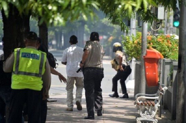 Đại sứ quán thông tin tình hình người Việt ở Jakarta qua Facebook