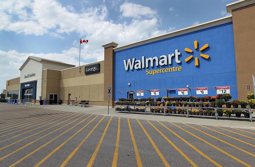 Walmart khai tử hàng loạt cửa hàng vì… Amazon