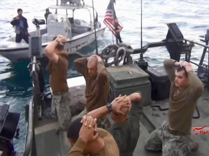 Bí mật đằng sau vụ 10 thủy thủ Mỹ bị Iran bắt giữ