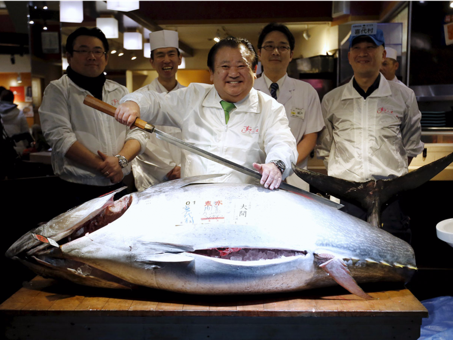 Bên trong chợ cá lớn nhất thế giới ở Nhật Bản