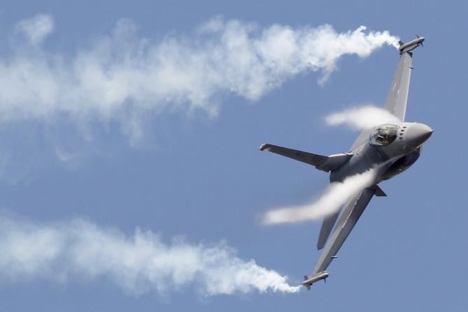 Chiến đấu cơ F-16 Mỹ rơi, phi công bị nghi đã chết