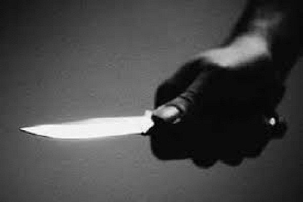 Bắt giữ nam thanh niên rút dao đâm bạn gái sau khi bị CSGT giữ xe