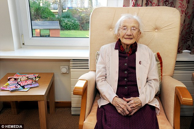 Cụ bà 109 tuổi chia sẻ bí quyết sống lâu: 'Hãy tránh xa đàn ông'