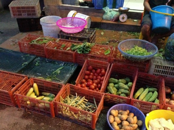 Người Hà Nội xếp hàng mua thực phẩm tích trữ ngày rét kỷ lục 7oC
