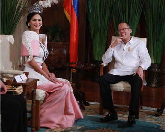 Hoa hậu Hoàn vũ gặp gỡ tổng thống Philippines sau tin đồn hẹn hò
