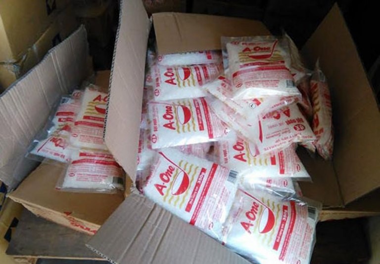 Bắt giữ 108 tấn bột ngọt Trung Quốc 'đội lốt' hàng Việt