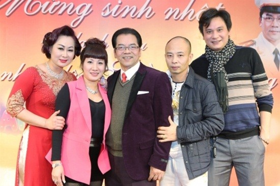 Vợ chồng đại gia Thái Bình dự sinh nhật NSND Trần Nhượng