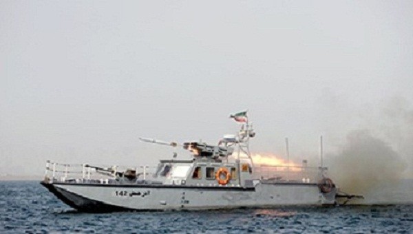 Hải quân Iran yêu cầu tàu chiến Mỹ rời vịnh Oman