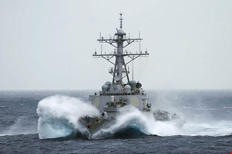Tàu chiến Mỹ áp sát đảo Trung Quốc chiếm đóng tại Hoàng Sa