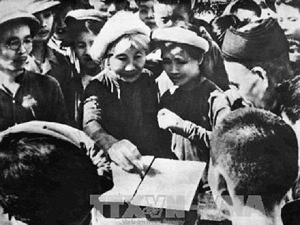 Những hình ảnh lịch sử về ngày Tổng tuyển cử đầu tiên 6/1/1946