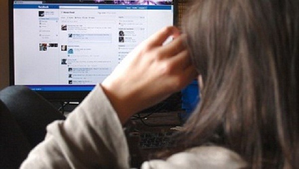 Vợ bị chồng chém chết vì 'ghen' với facebook