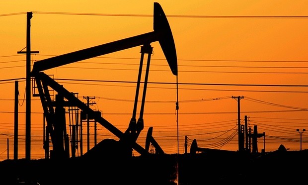 2/3 số giàn khoan dầu của Mỹ ngừng hoạt động