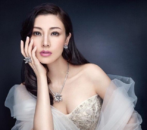Hoa hậu Hồng Kông và hai cuộc tình bí ẩn với tỷ phú