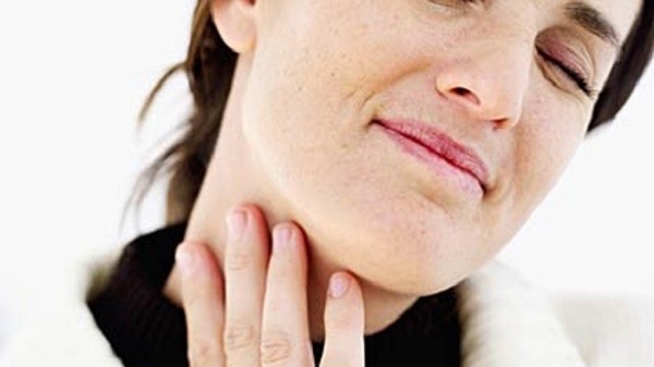 Trị đau họng hiệu quả dứt điểm bằng nguyên liệu tự nhiên