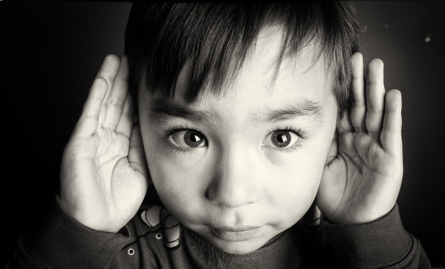 Đôi tai người có thể nghe giọng nói đoán biết khuôn mặt 