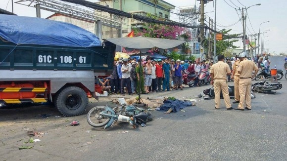 Hiện trường kinh hoàng vụ tai nạn giao thông ở Sài Gòn