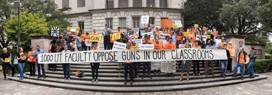 Đại học Mỹ cho phép sinh viên mang súng vào lớp