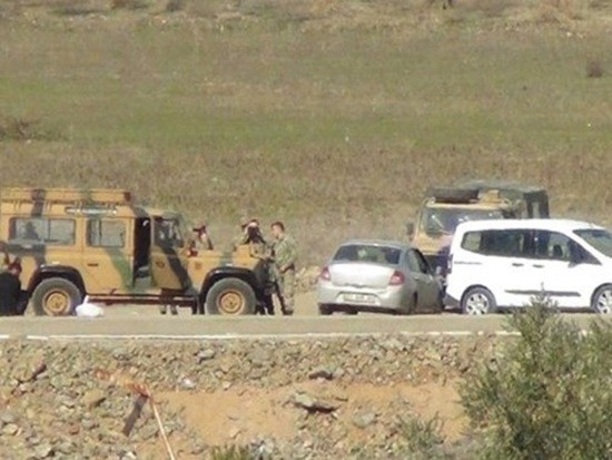 Hàng chục xe quân sự Thổ Nhĩ Kỳ tràn qua biên giới Syria