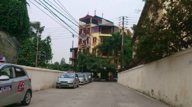 Chuyện lạ ở Hà Nội: Đi vào nhà mình bị... thu tiền