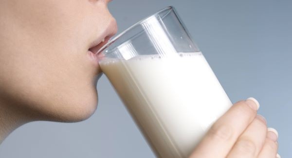 BS Harvard: Muốn không loãng xương, ngừng uống sữa!