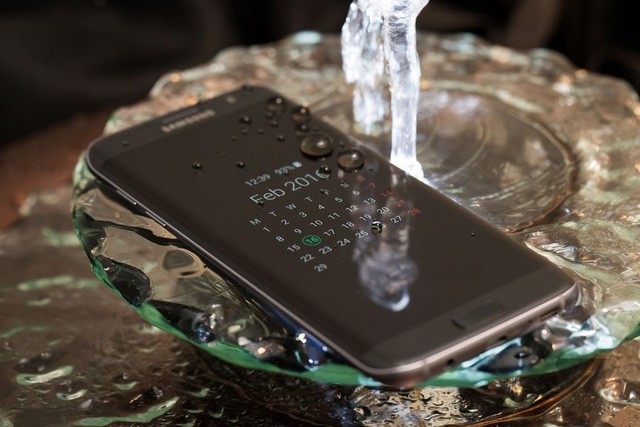 Galaxy S7: nhiều cải tiến cấu hình, ít cách tân thiết kế