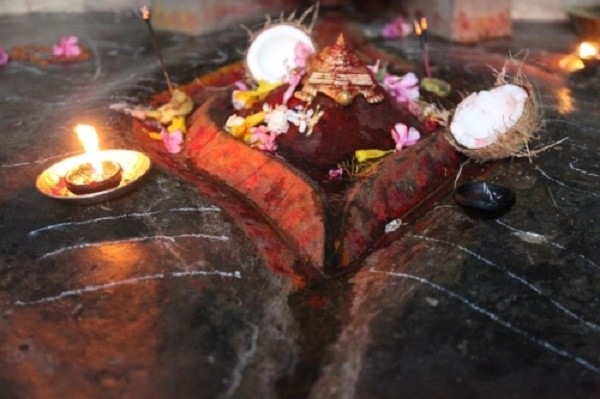 Ngôi đền ở Ấn Độ có phong tục thờ và rước bộ phận sinh dục nữ 
