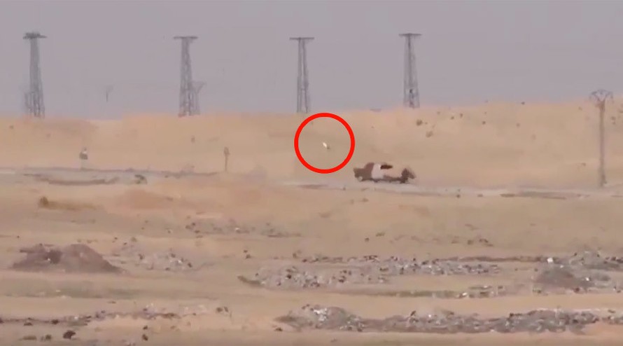 Người Kurd lần đầu dùng tên lửa Javelin 'thổi tung' xe bom IS
