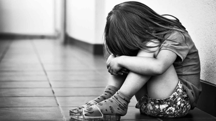 Trường đuổi học bé gái chỉ vì… bị hãm hiếp gây phẫn nộ