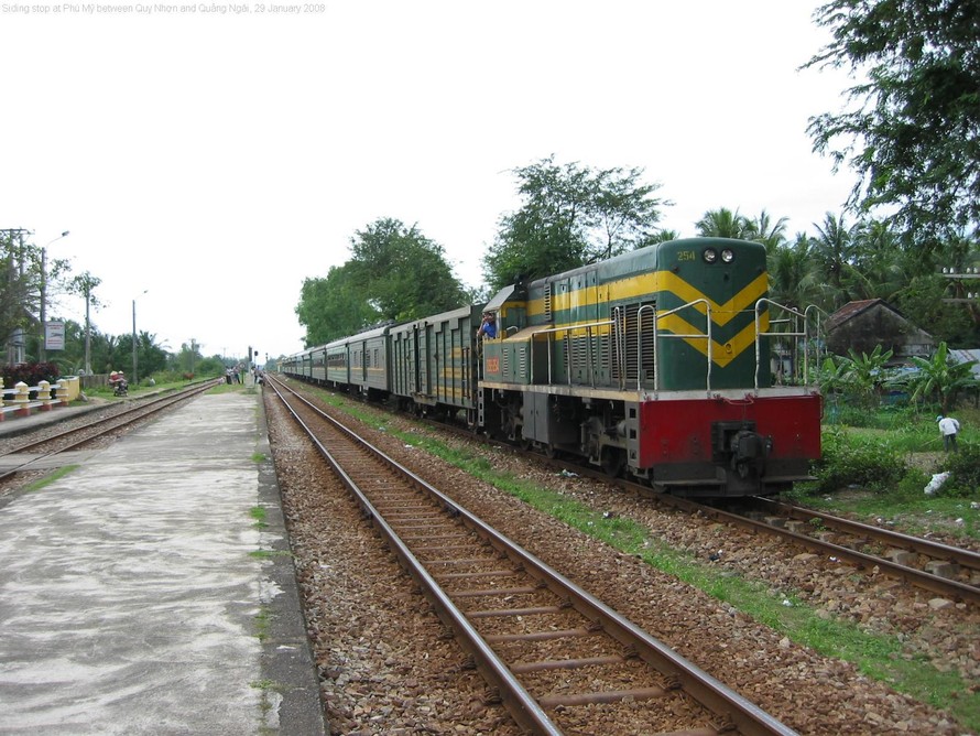 Đường sắt Hà Nội dự định mua trăm toa xe cũ từ TQ
