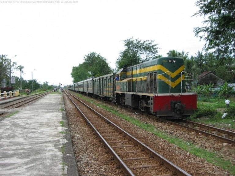 Cách chức lãnh đạo Đường sắt Việt Nam vì mua toa tàu cũ