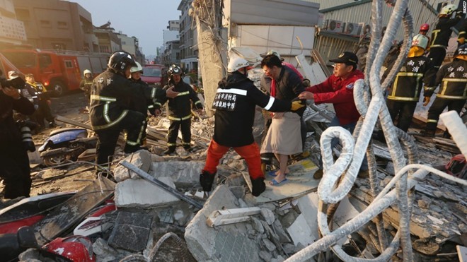 Đài Loan tan hoang sau trận động đất ngay trước thềm năm mới