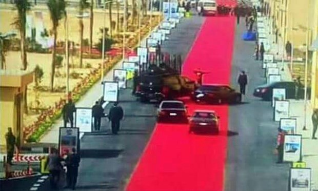 Ai Cập: Người dân phẫn nộ vì thảm đỏ dài 4 km đón Tổng thống