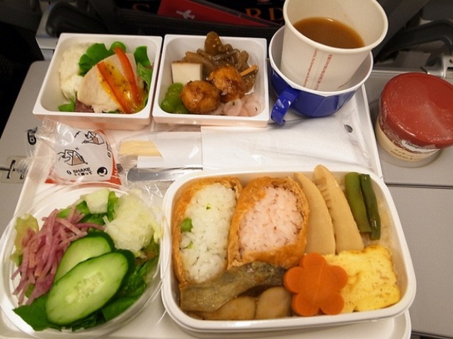 Sự khác biệt về các bữa ăn giữa các hãng máy bay trên thế giới