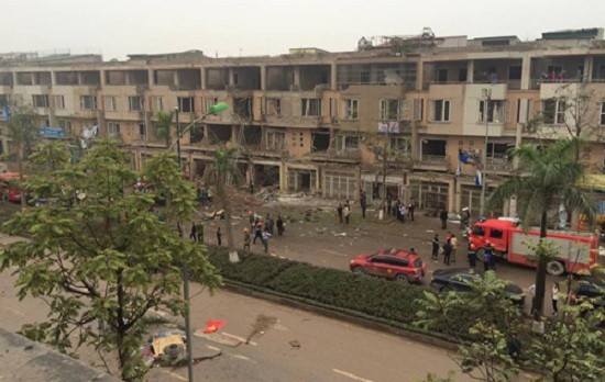 Nạn nhân vụ nổ ở Văn Phú: Kính văng khắp người, khâu 40 mũi