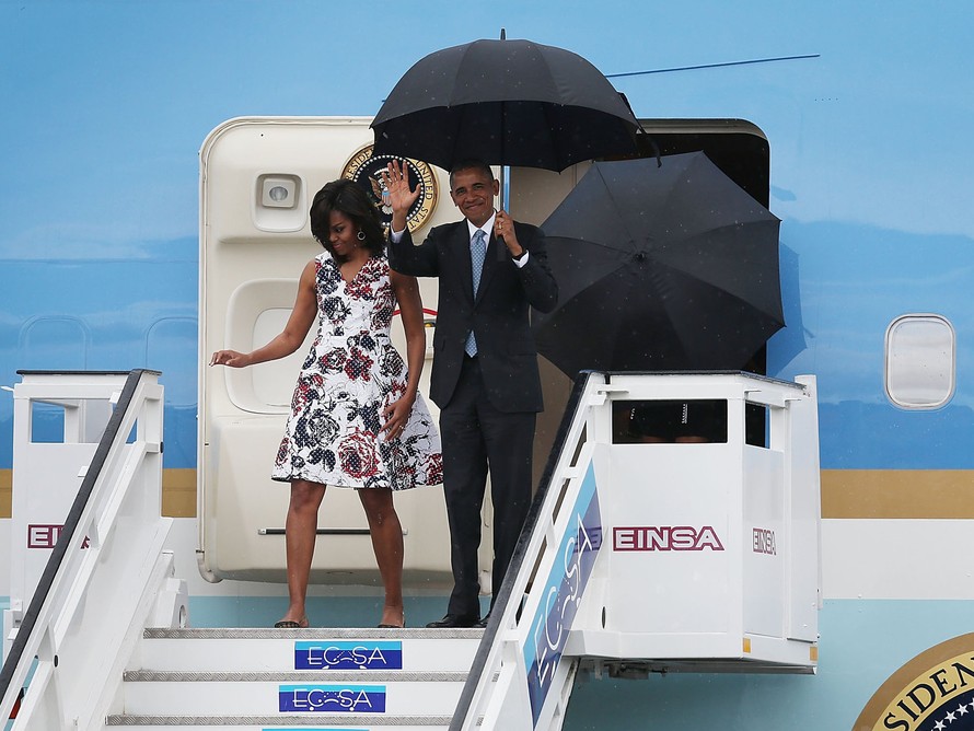 Ông Obama đặt chân đến Cuba, bắt đầu chuyến thăm lịch sử [VIDEO]