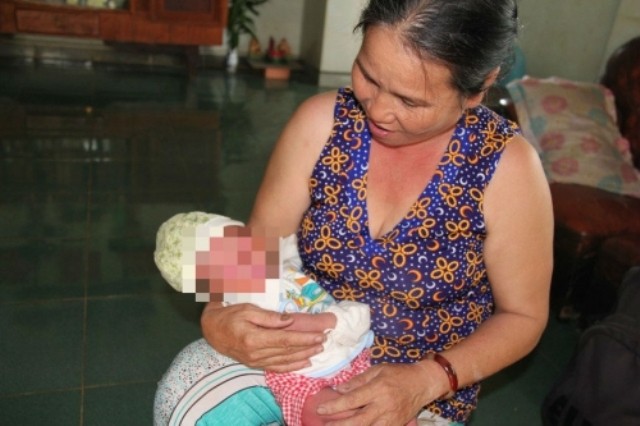 Chuyện đau lòng của mẹ bỏ rơi bé sơ sinh ở Đồng Nai