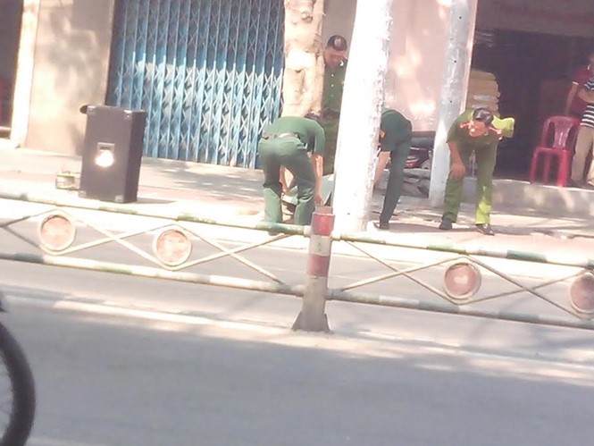 Phát hiện vật thể nghi là 'bom' trên đường phố Sài Gòn