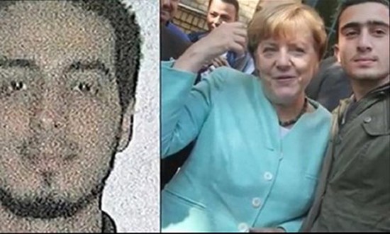Báo Đức bác tin bà Merkel chụp ảnh 'selfie' với khủng bố