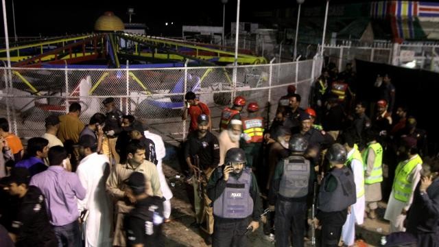 Hiện trường vụ đánh bom tự sát kinh hoàng ở Pakistan [VIDEO]