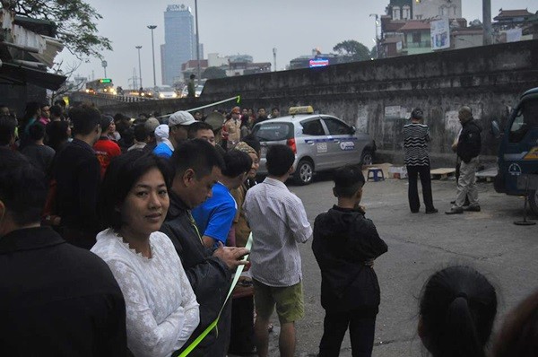 Toàn cảnh hiện trường xe taxi đâm chết người ở Hà Nội
