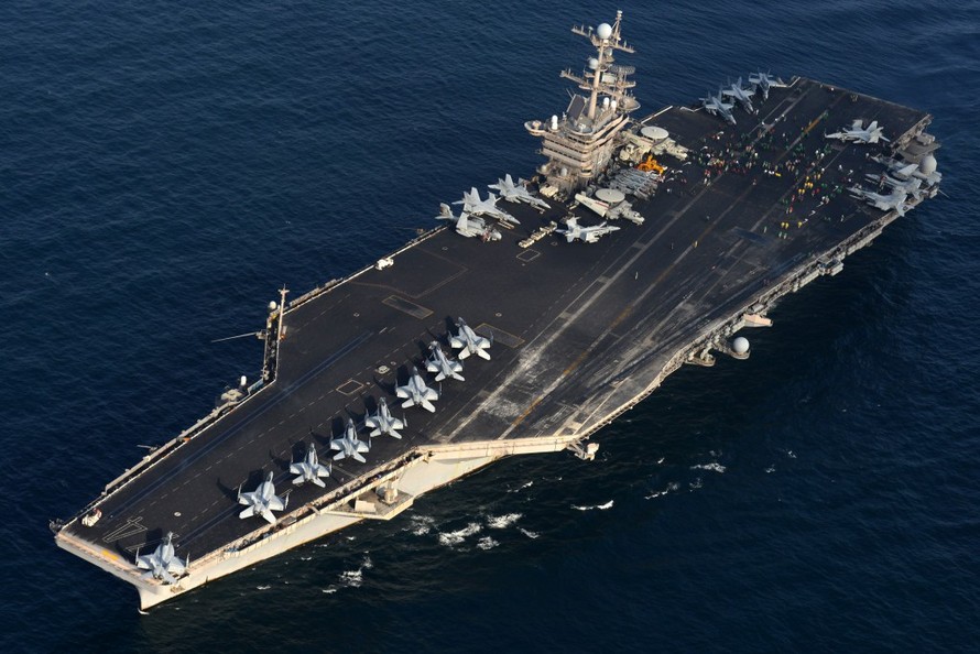 Mỹ điều tàu sân bay tuần tra Biển Đông, 'nắn gân' Trung Quốc